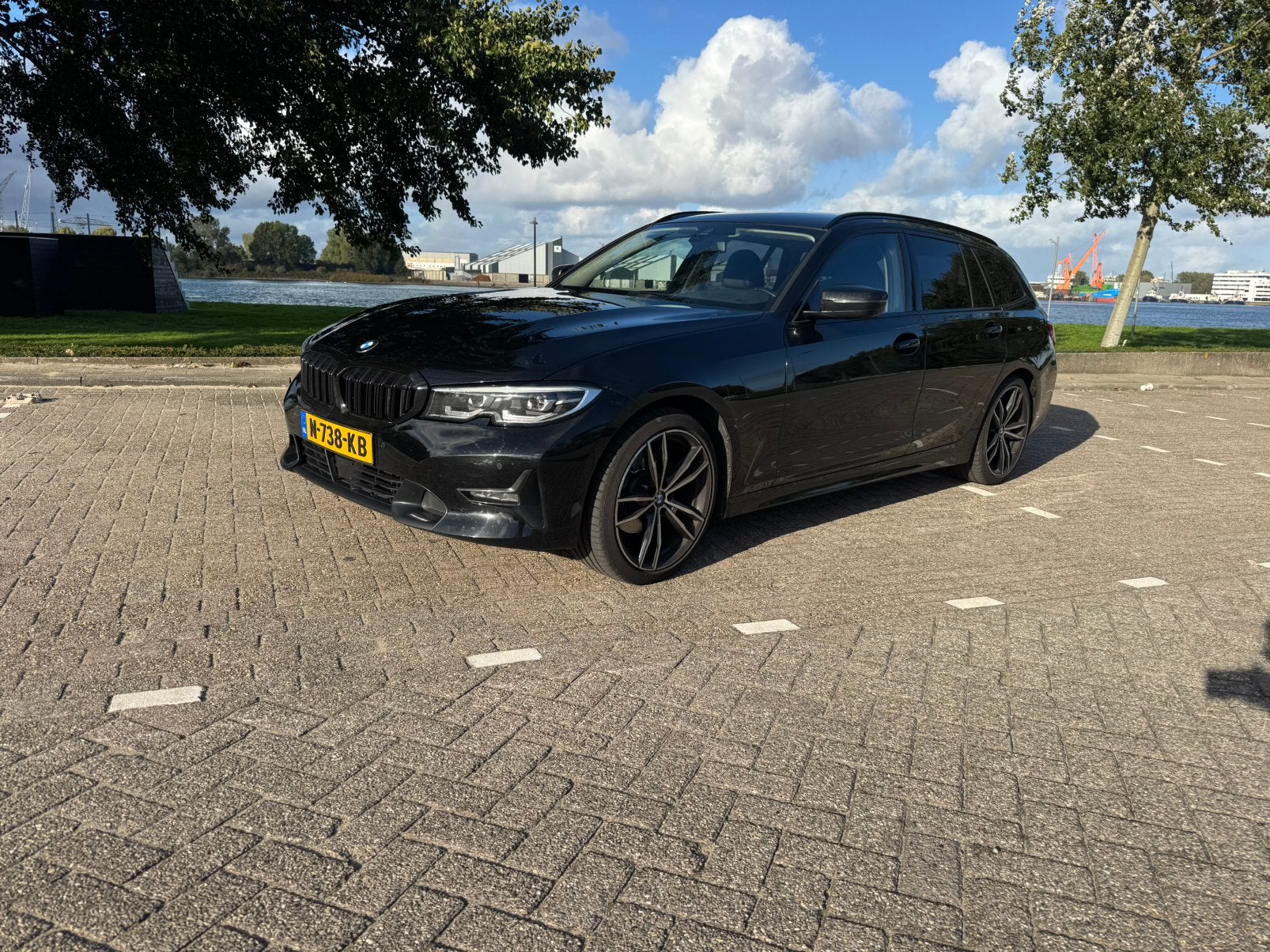 BMW 3-Serie 320d 190pk Aut 2020 Zwart, Auto's, Automaat, Achterwielaandrijving, Zwart, Stationwagon