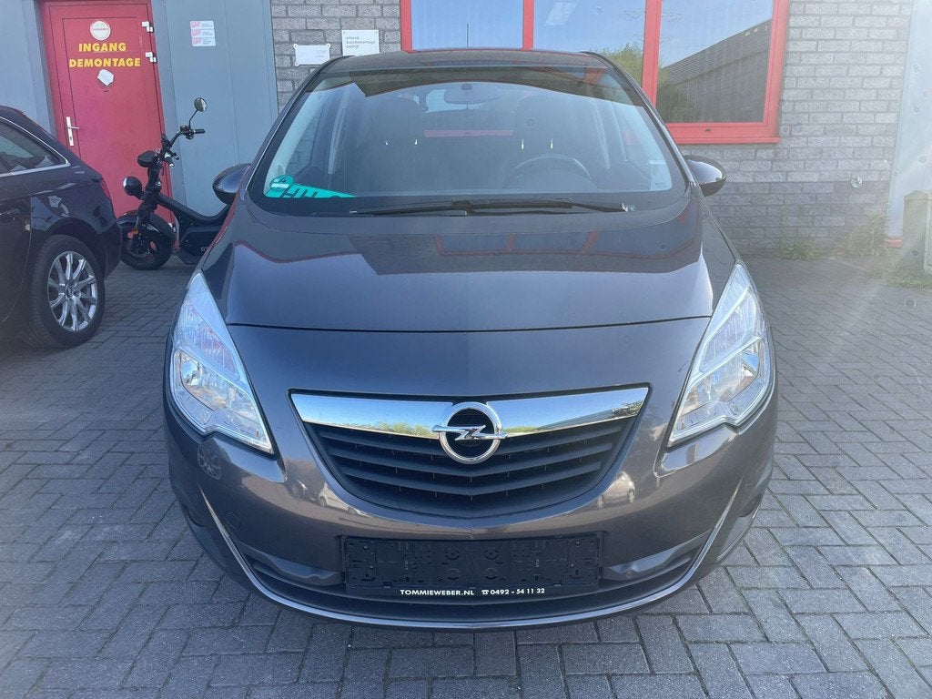 Opel Meriva 1.4, Voorwielaandrijving, 101 pk, 1398 cc, 4 cilinders