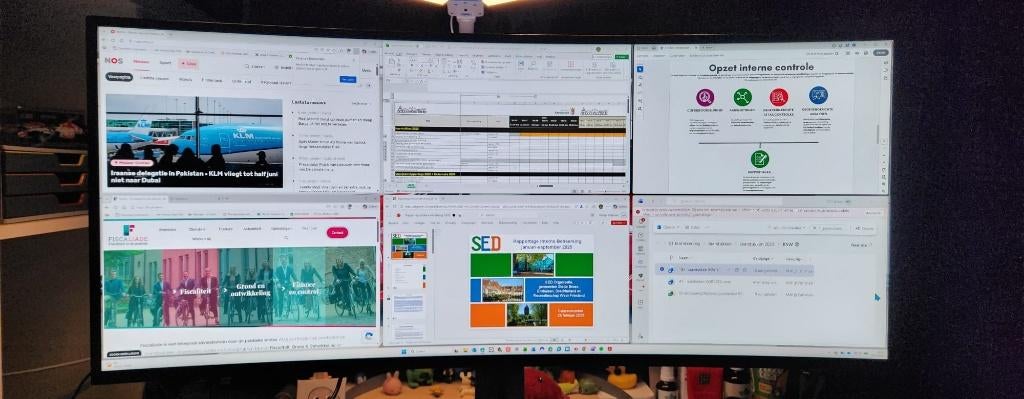 LG UltraGear 38" Monitor (LG 38GN950-B Rood, Zwart), Computers en Software, IPS, Zo goed als nieuw, 1 tot 2 ms, In hoogte verstelbaar