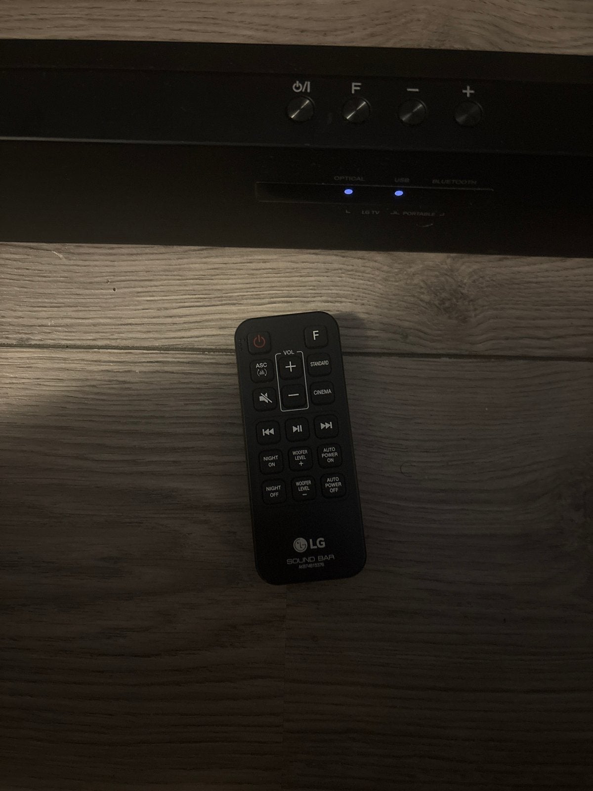 Foto 6 van LG Soundbar met Bluetooth afstandsbediening en Subwoofer