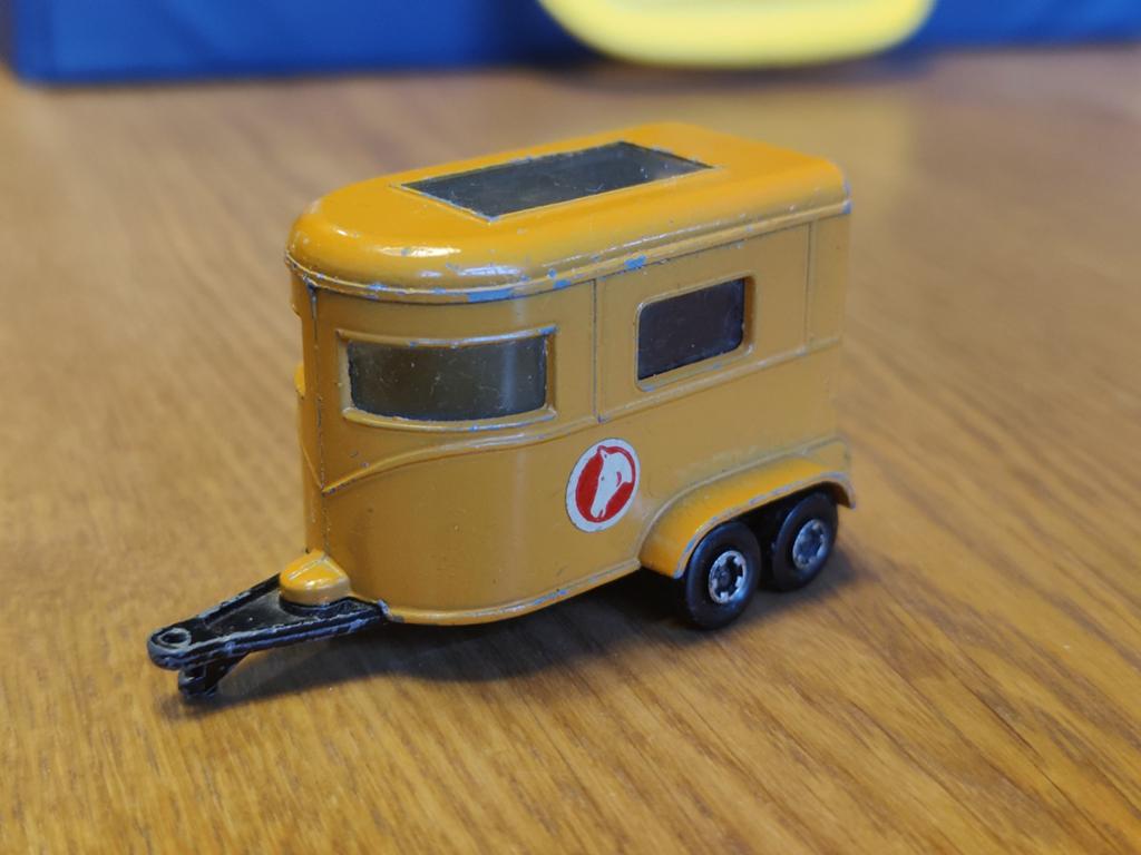 Matchbox Pony Trailer ORANJE, Ophalen of Verzenden, Zo goed als nieuw, Bus of Vrachtwagen