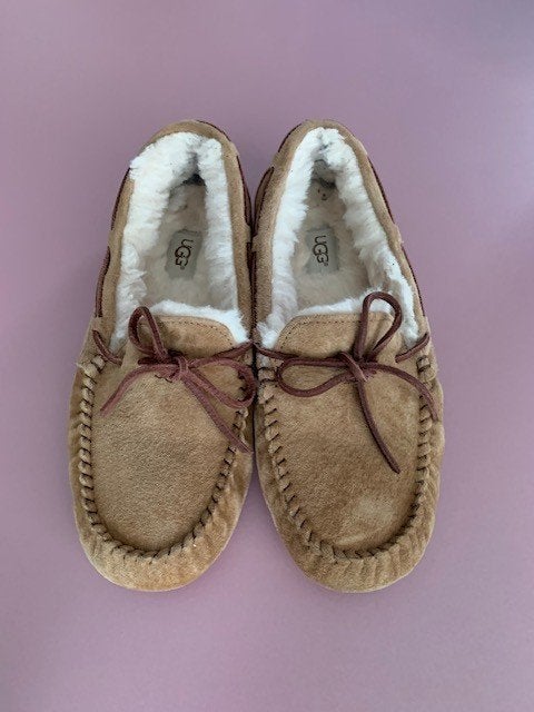 UGG instappers, beige / bruin, maat 39, Ophalen, Zo goed als nieuw, Instappers, Beige