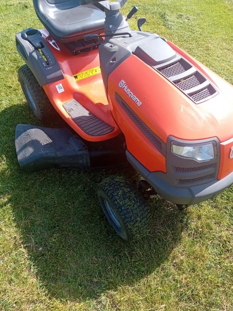 husqvarna maaier zitmaaier, Tuin en Terras, Ophalen, Gebruikt, Versnellingen, 90 tot 120 cm