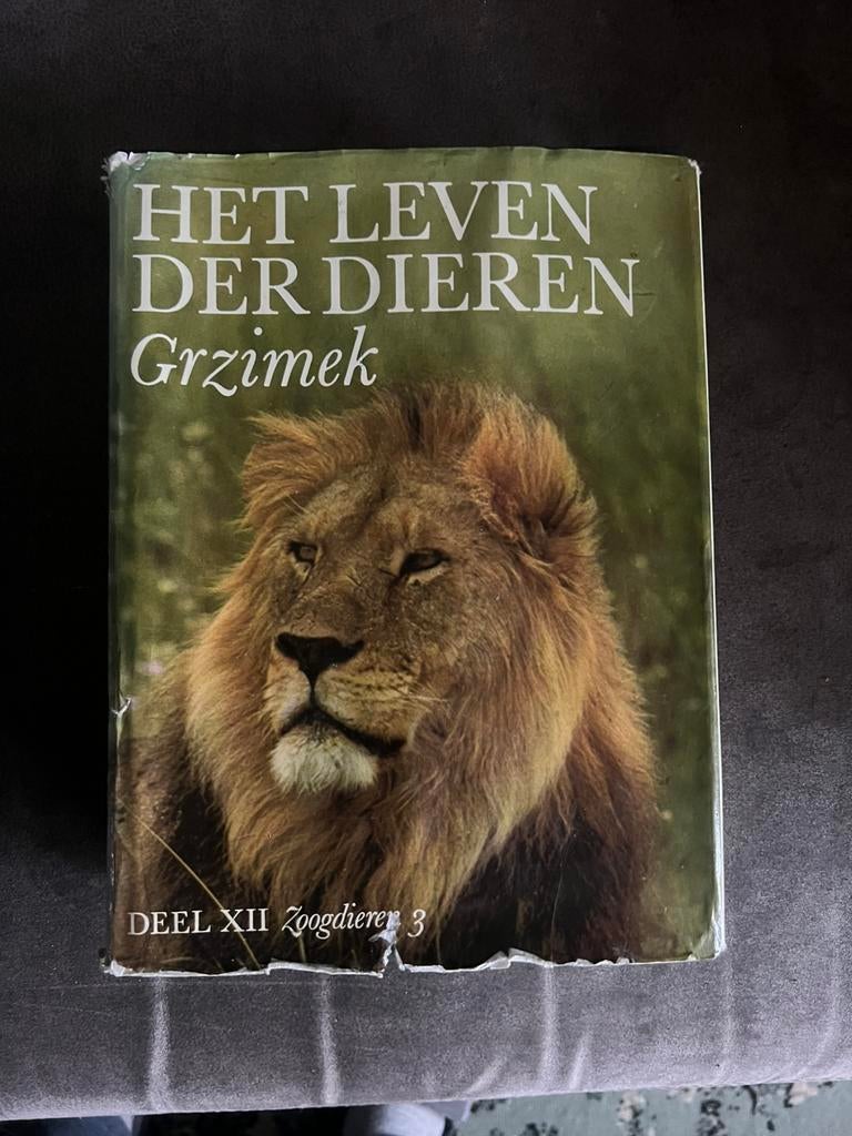 Dierenboek Het Leven Der Dieren., Gelezen, Ophalen of Verzenden, Bernhard Grzimek., Overige diersoorten