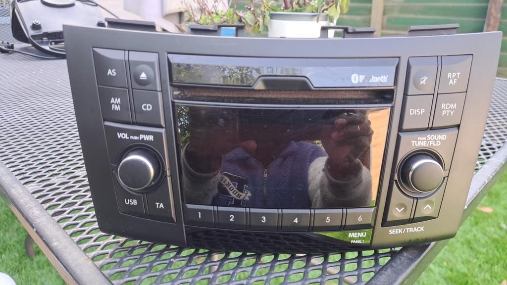 Suzuki Swift Radio met Bluetooth, Ophalen, Gebruikt