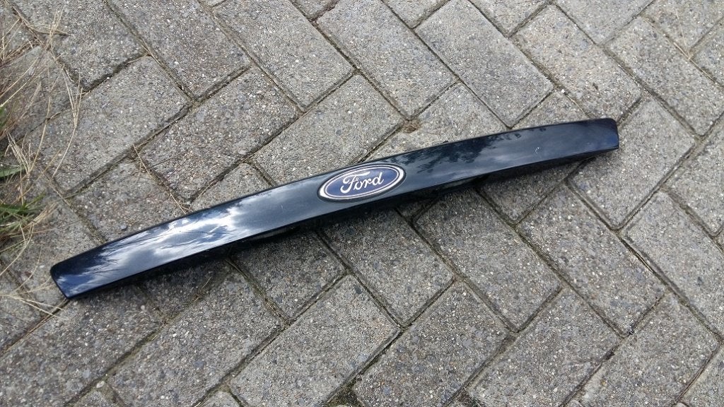 Zwarte strip op achterklep Mondeo 2002, Ophalen of Verzenden