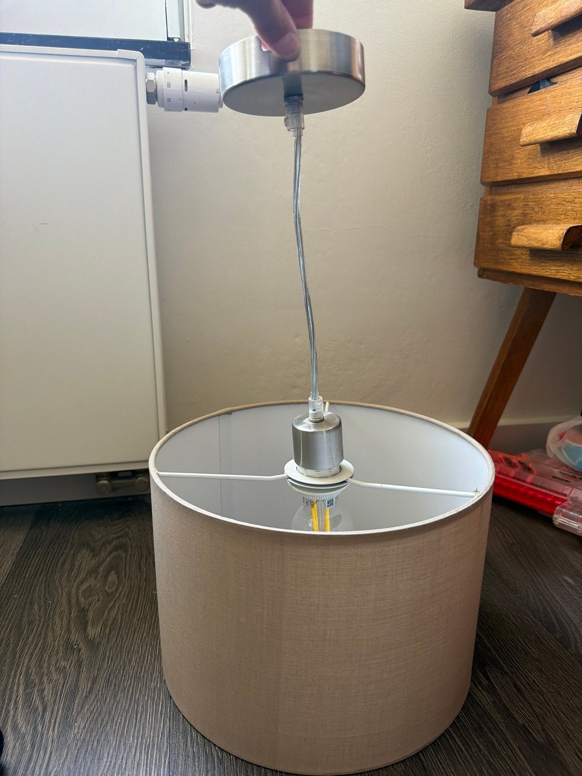 Beige hanglamp met bevestigingsbeugel, Ophalen, Zo goed als nieuw, Textiel, E27 (groot)