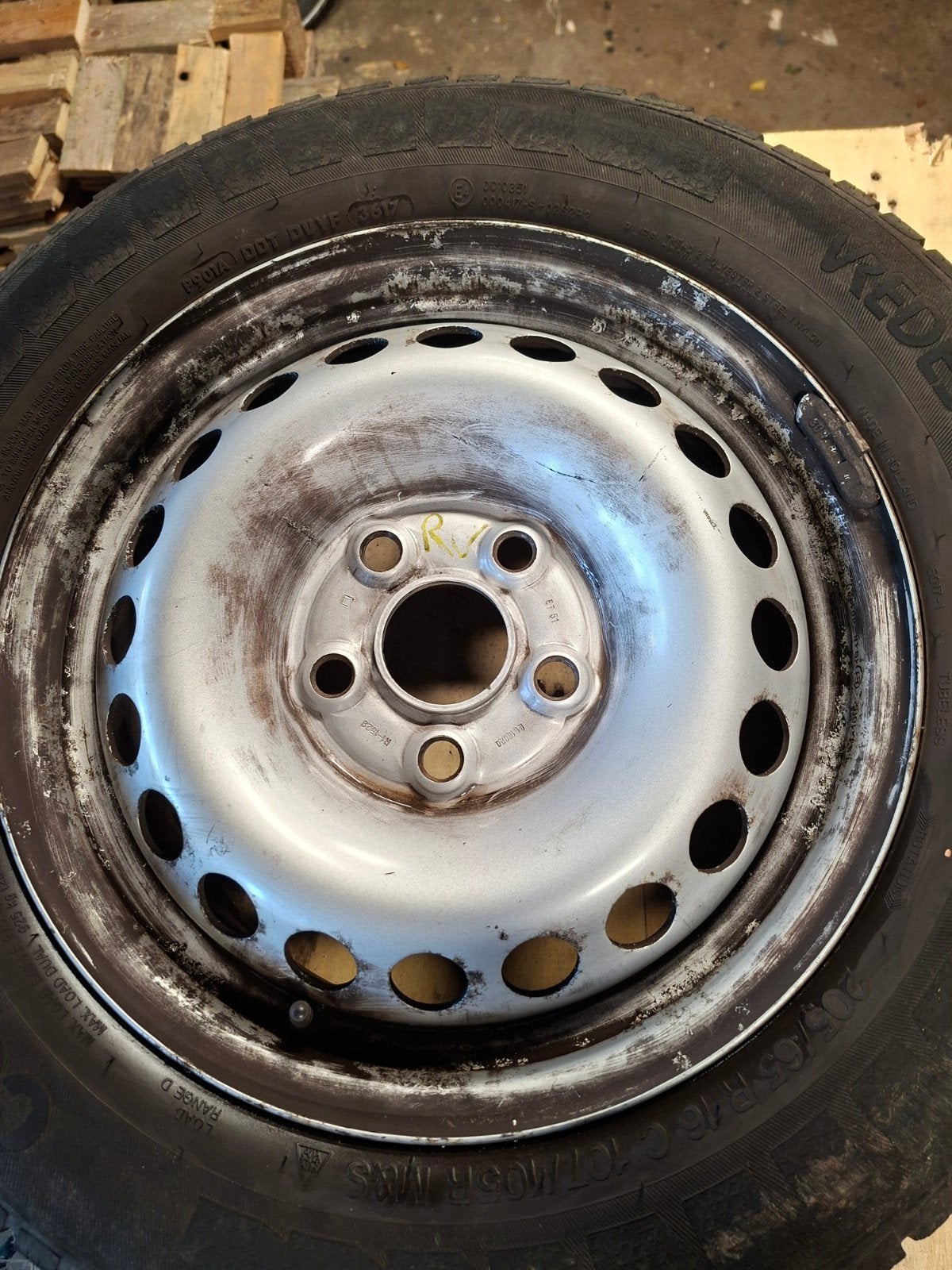 Vredestein 4 seizoensbanden op velg 205/65 R16C, 16 inch, Banden en Velgen, All Season, Bestelwagen