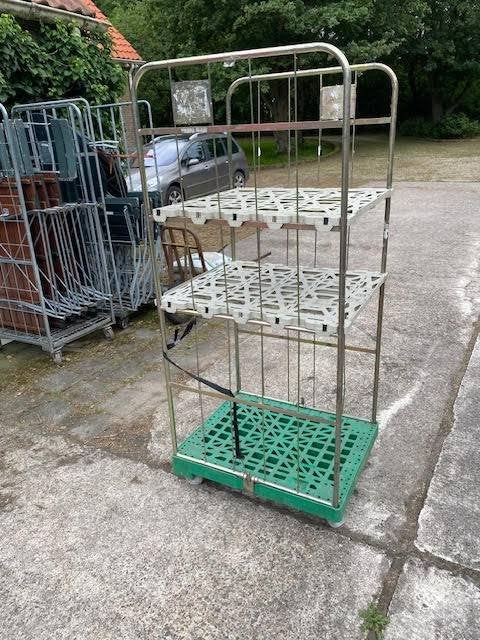 4 rolcontainers m hoge rekken en 2 kunststof inleg plateau, Doe-het-zelf en Verbouw, Transportwagens, 100 liter of meer, Ophalen