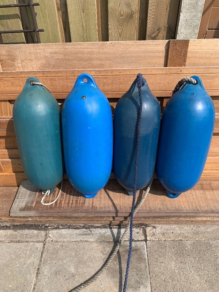 4 st Majoni Cilinder Fender - Stootwil 21 x 62 cm (type: 3), Watersport en Boten, Ophalen of Verzenden, Gebruikt, Overige typen