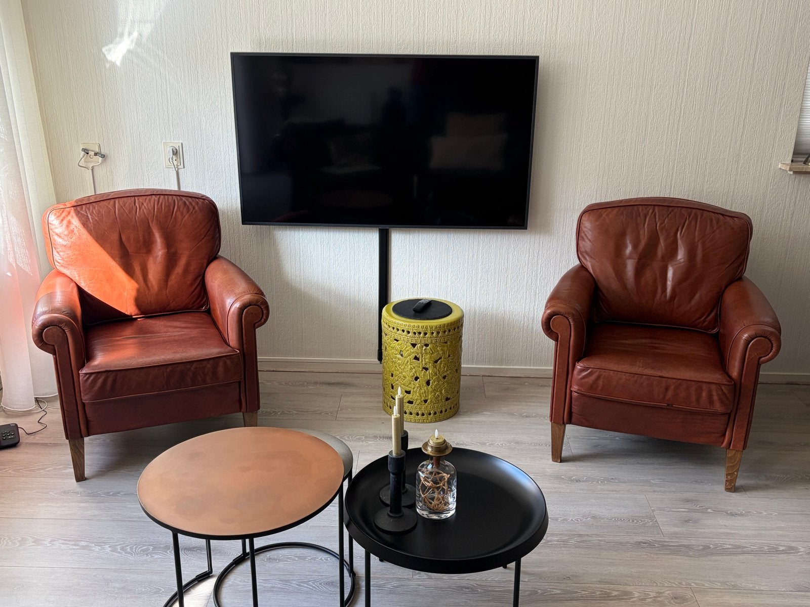 Set van 2 nette leren fauteuils met nieuwe kussens, Huis en Inrichting, Ophalen, Gebruikt, Leer, 75 tot 100 cm