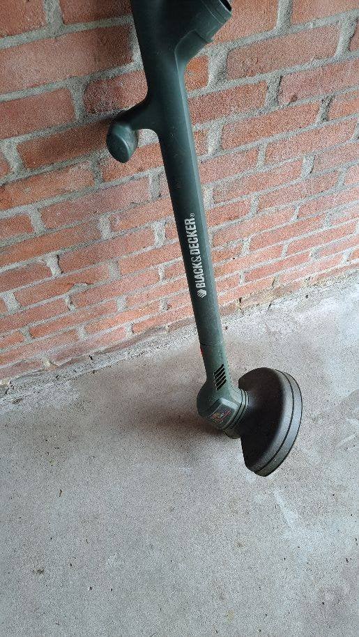 black en Decker  grastrimmer, Tuin en Terras, Grastrimmers, Ophalen, Gebruikt, Black & Decker, 30 tot 50 cm