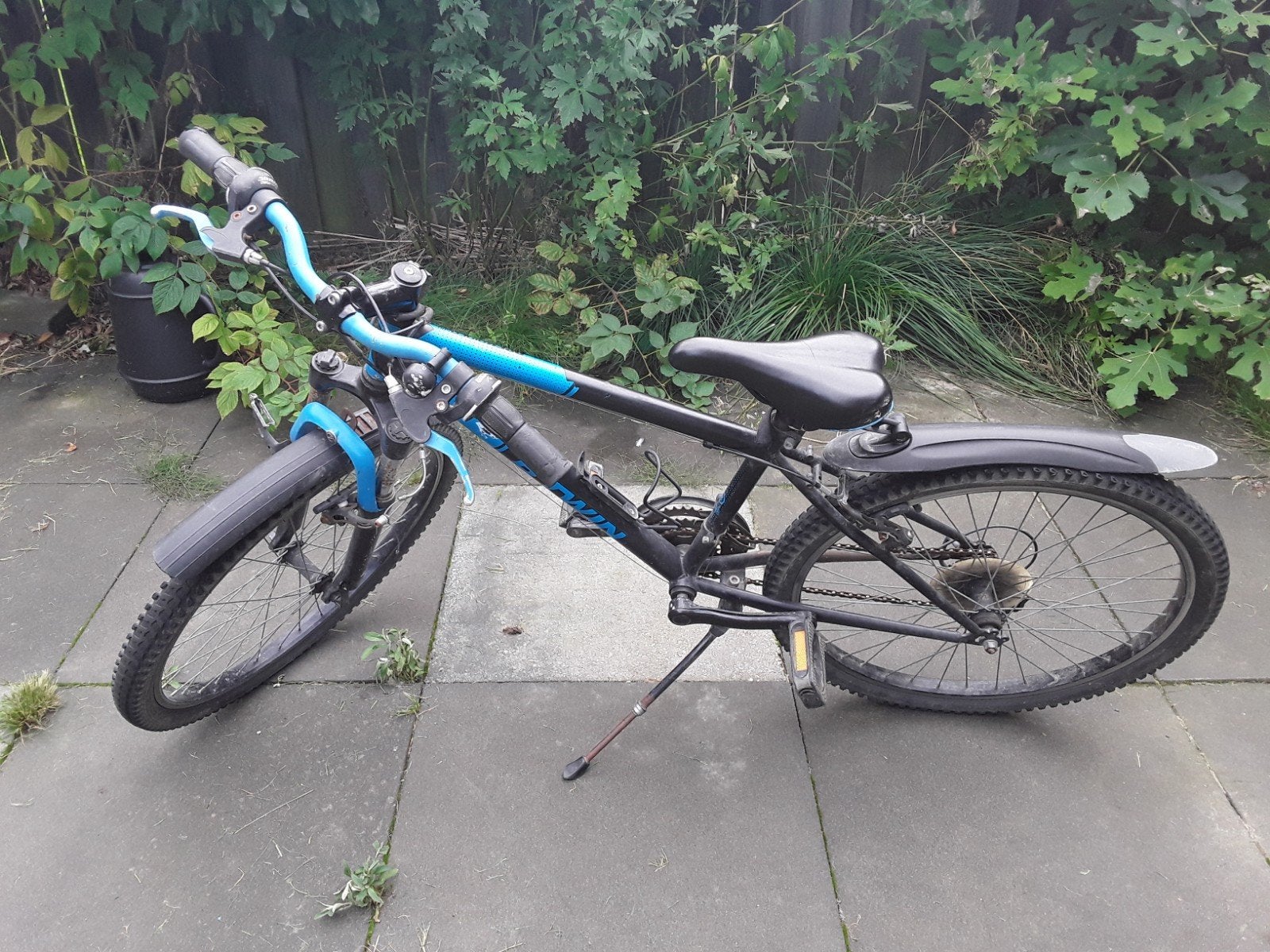 BTWIN Rockrider Mountainbike - Zwart/Blauw, 20 inch of meer, Gebruikt, Velgrem, Ophalen
