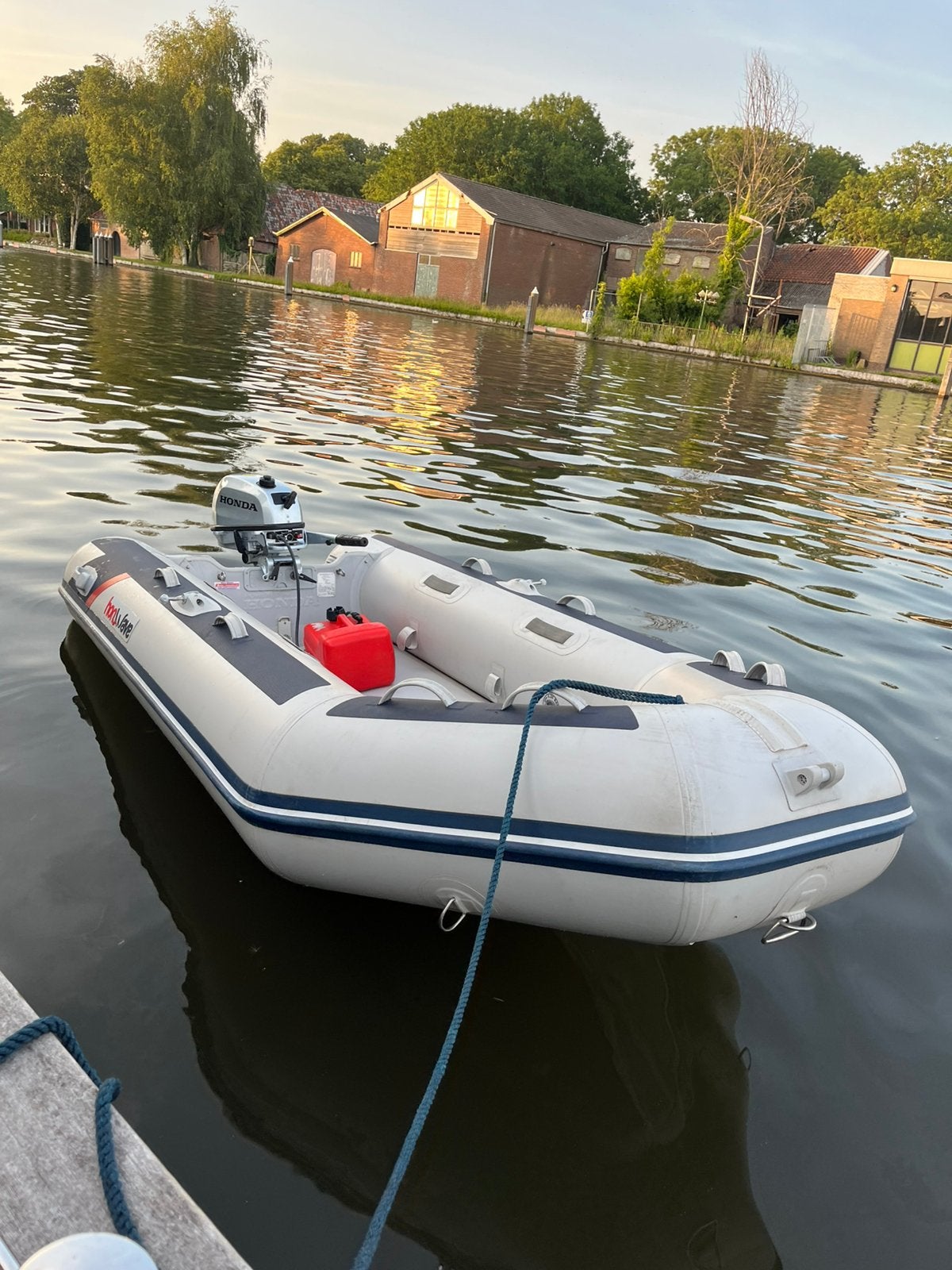 Honwave T32-IE Rubberboot + Honda 6 PK 4-takt, Ophalen, Zo goed als nieuw