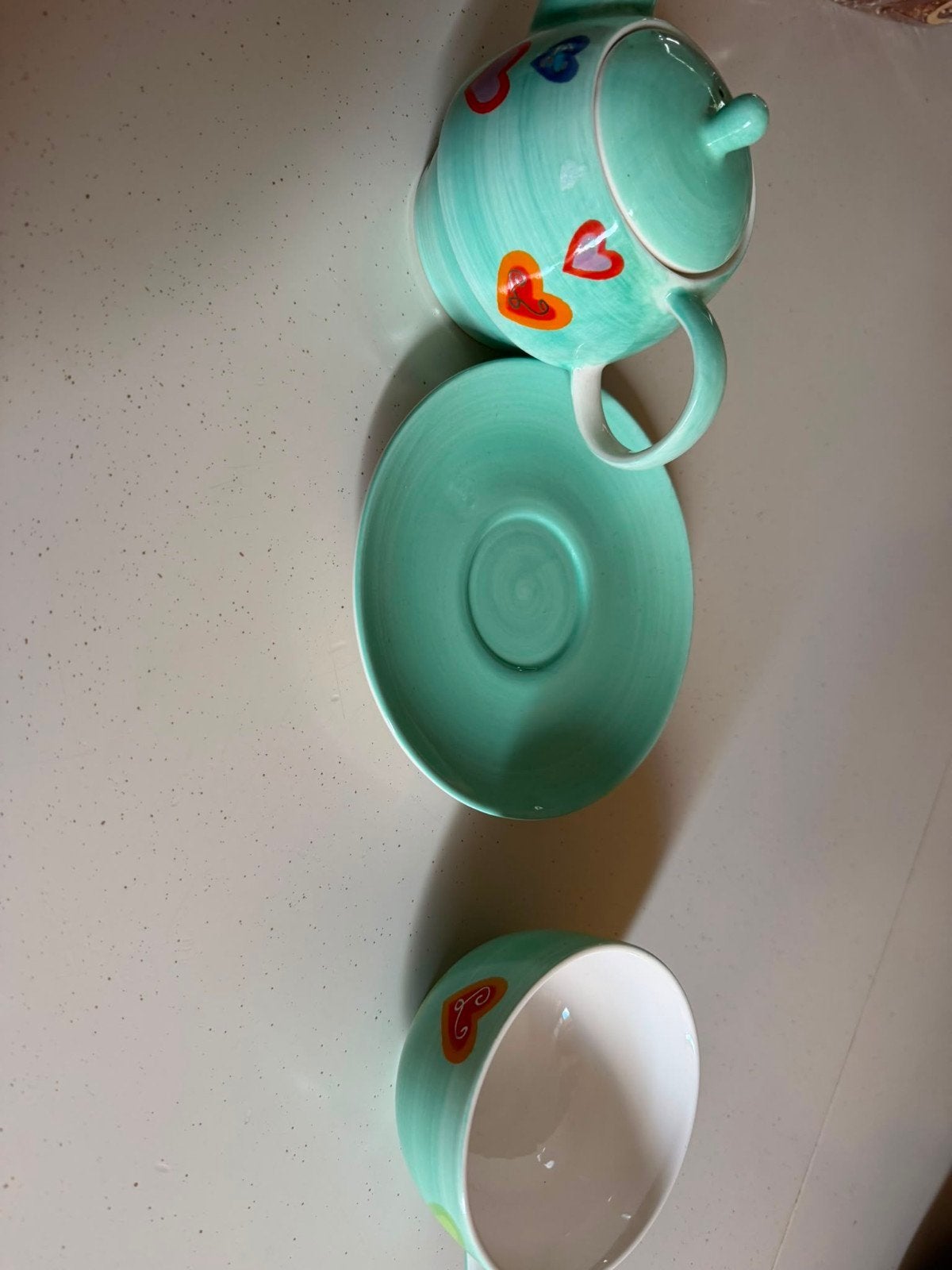 Theepot met kop en schotel - Hartjes design, Gebruikt, Overige merken, Keramiek, Ophalen of Verzenden