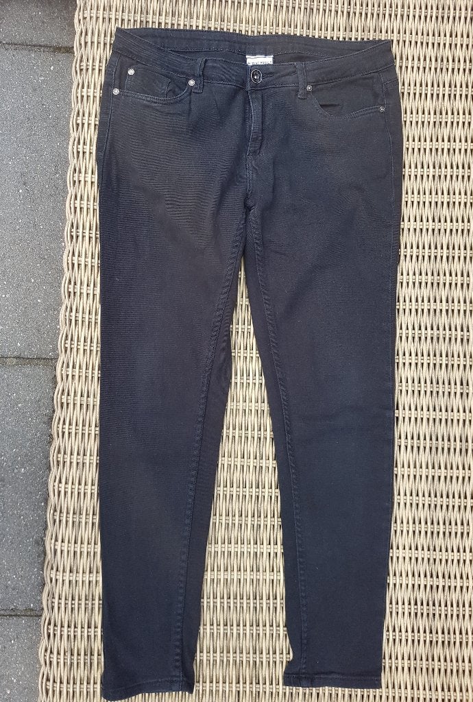 Broek, zwarte spijkerbroek maat 42, Jeans, Kleding | Dames, Spijkerbroeken en Jeans, Ophalen of Verzenden, Zo goed als nieuw, Zwart