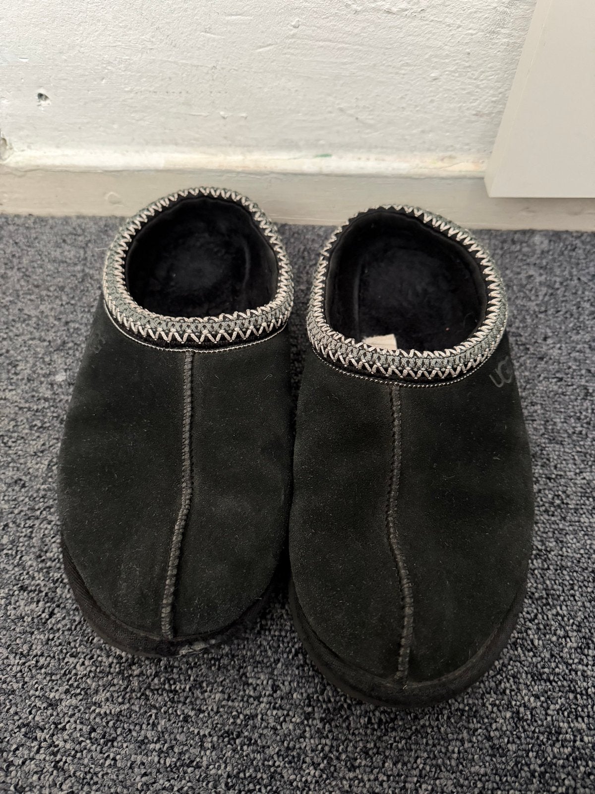 Zwarte UGG Pantoffels Maat 41 - Gedragen, Ophalen of Verzenden, Gedragen, Zwart, Pantoffels of Sloffen