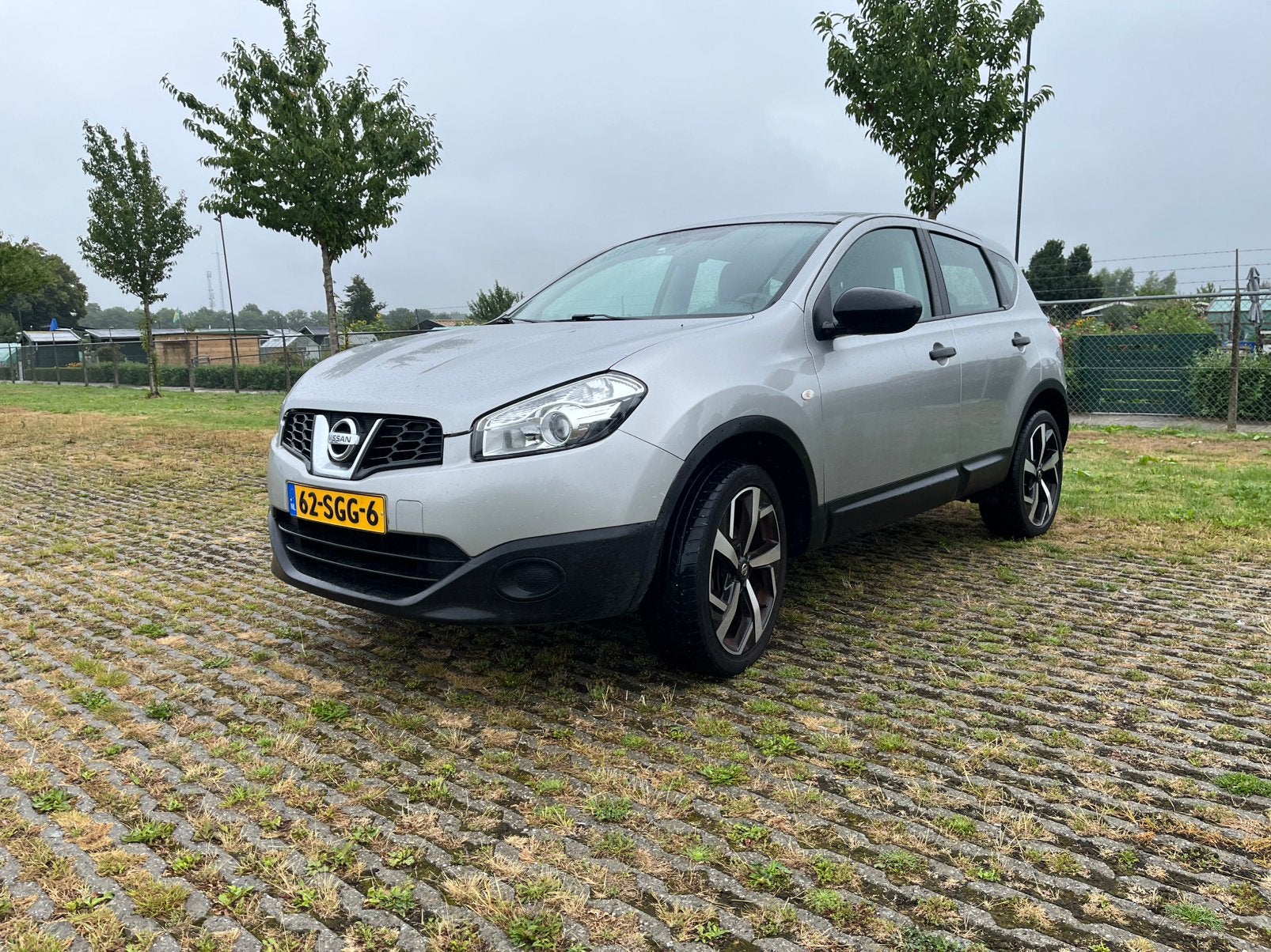 Nissan Qashqai 1.6 2WD 2011 Grijs, Voorwielaandrijving, 662 kg, Stof, 4 cilinders