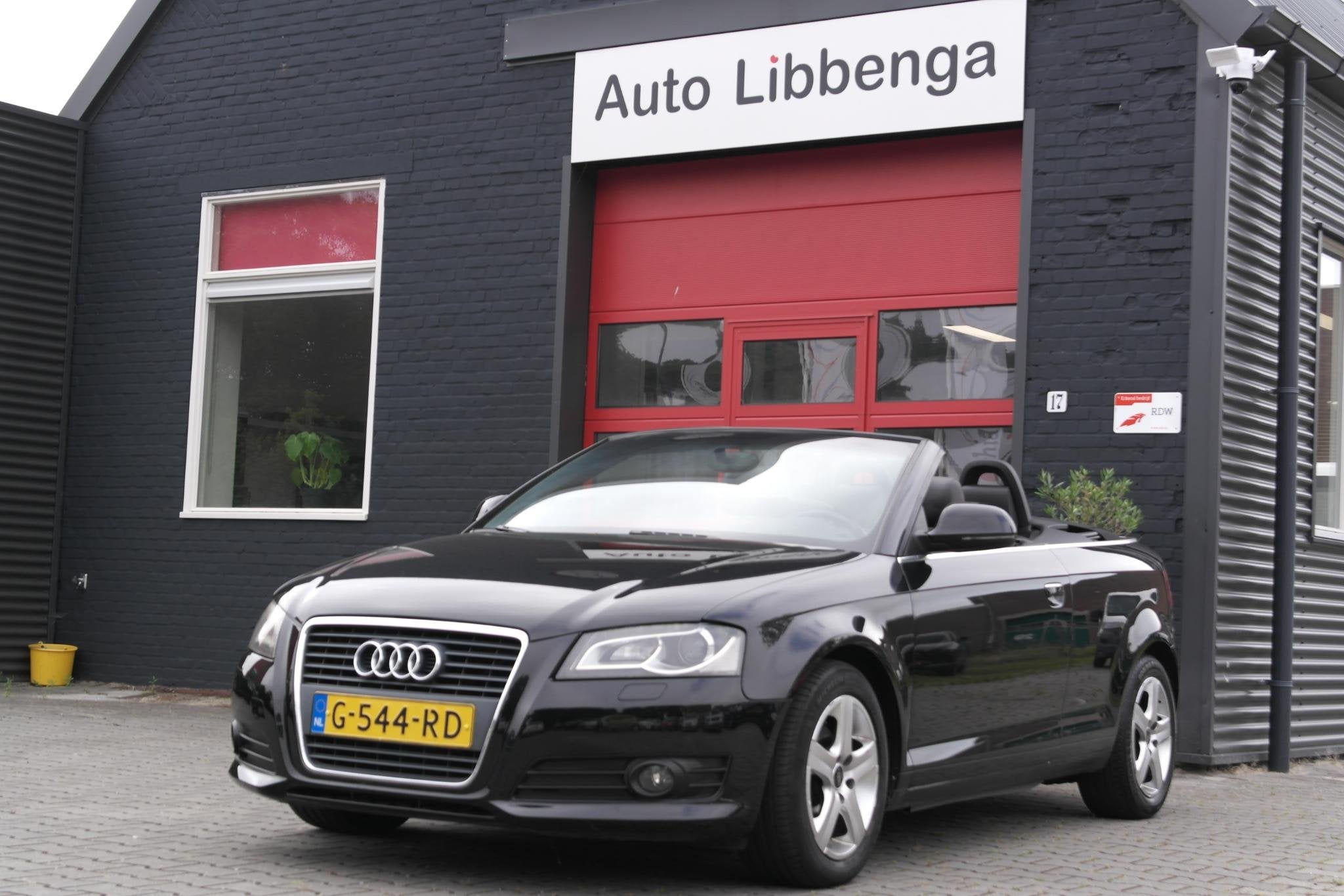 Audi A3 Cabriolet 1.8 TFSI Attraction CABRIO / LEER ALCANTAR, Auto's, Audi, Voorwielaandrijving, Stof, Gebruikt, 4 cilinders