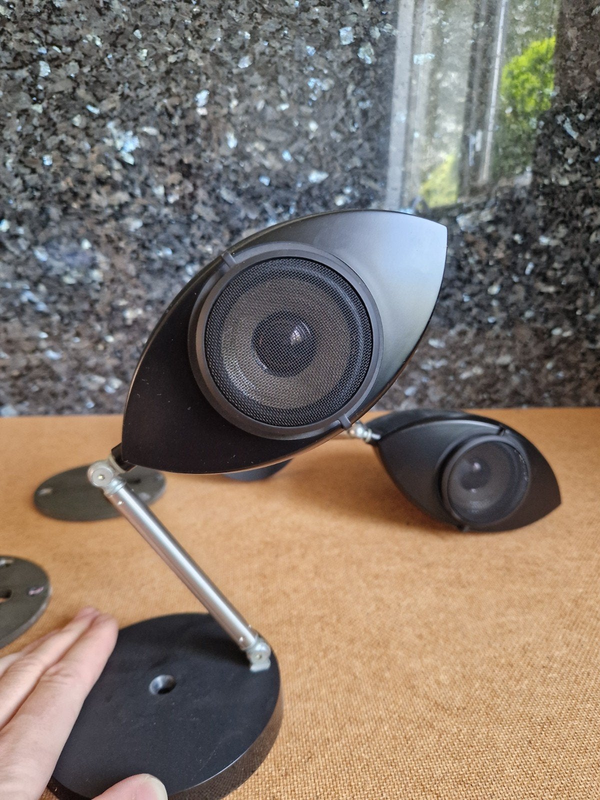 Set van 2 Solid Design Speakers, Audio, Tv en Foto, Luidsprekers, Ophalen of Verzenden, Gebruikt, Stereo speakers, Overige merken