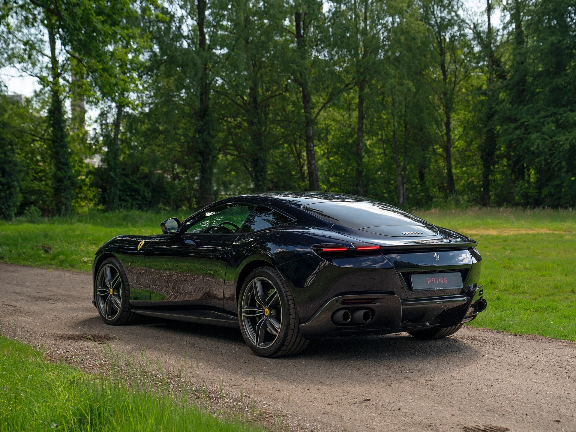 Ferrari Roma 3.9 V8 HELE | Blu Scozia | Carbon exterieur | J, Auto's, Ferrari, Automaat, Achterwielaandrijving, Gebruikt, 3855 cc