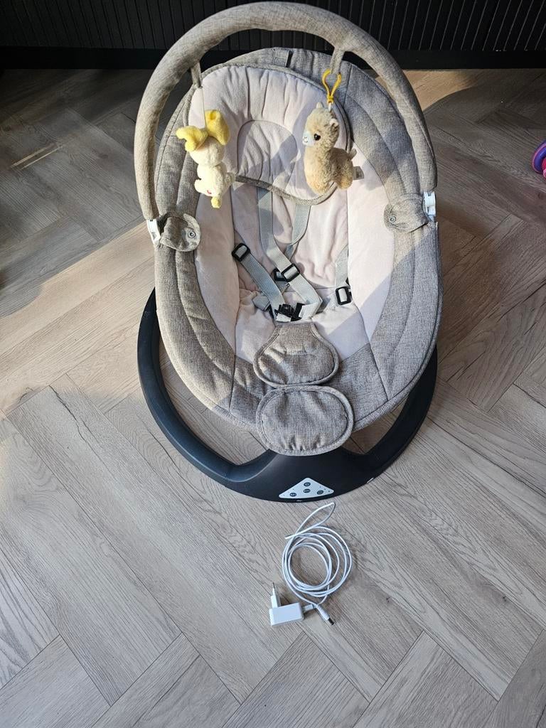 Elektrische babyschommel beige/grijs met speelboog, Kinderen en Baby's, Ophalen