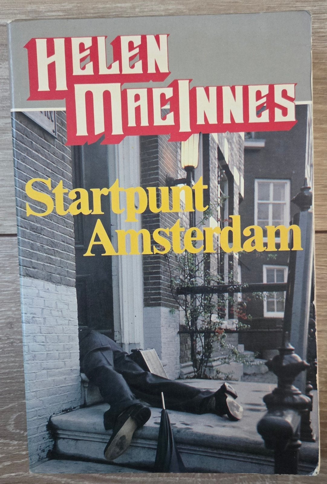 Helen MacInnes - Startpunt Amsterdam, Boeken, Ophalen of Verzenden, Gelezen, Helen MacInnes