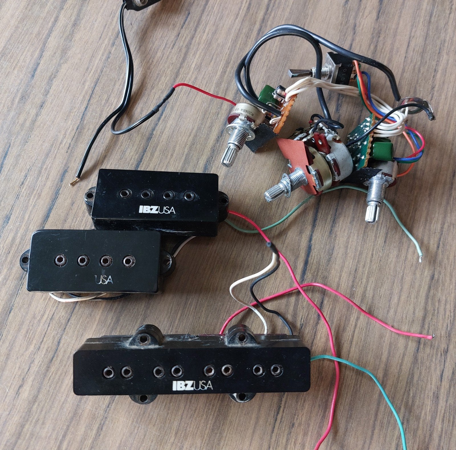 Ibanez DiMarzio basgitaar pickups en Power Curve preamp '80s, Muziek en Instrumenten, Ophalen of Verzenden, Gebruikt, Elektrische basgitaar