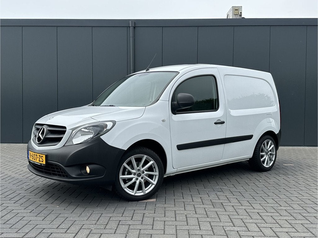 Mercedes-Benz Citan 112 BENZINE 115 PK / BPM VRIJ / 1e EIGEN, Auto's, Bestelauto's, Voorwielaandrijving, Gebruikt, Euro 6, 4 cilinders