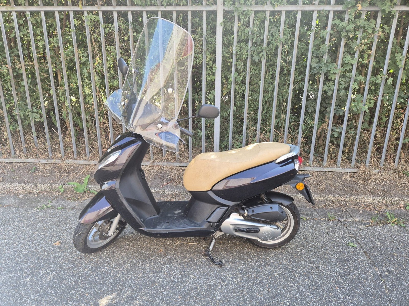 netjes en goed ! snorscooter Peugeot kisbee 2018 km 3,788
sn, Ophalen, Gebruikt, Benzine, Peugeot