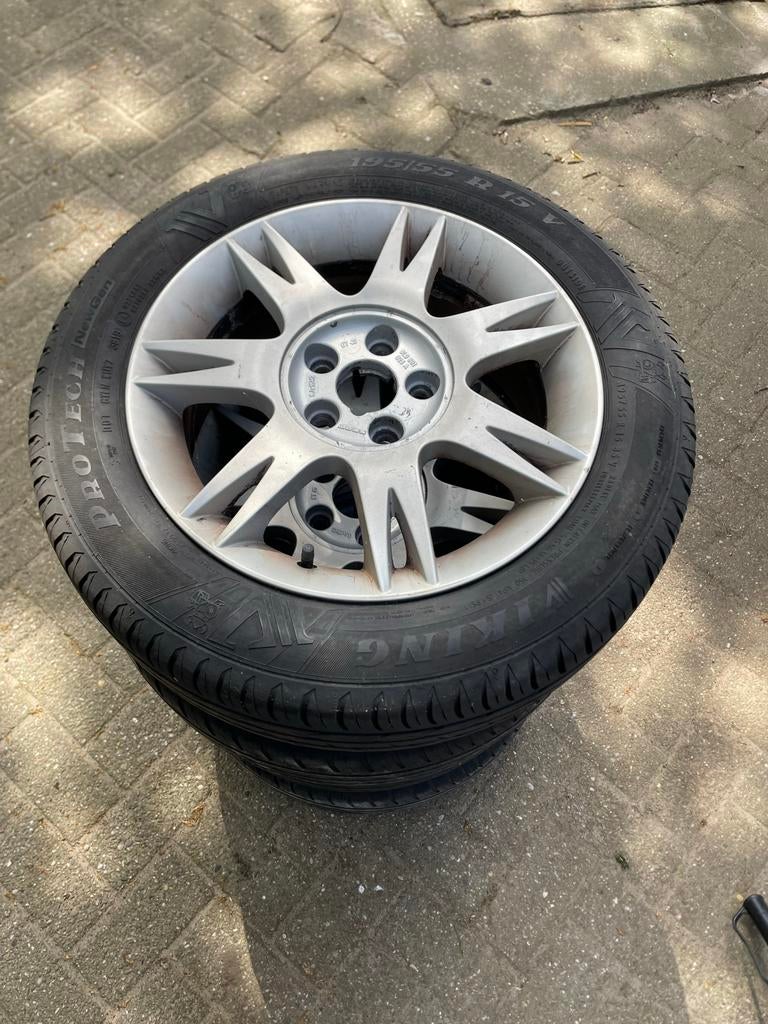 Banden en velgen voor Seat Ibiza - 195/55 R15, Auto diversen, Ophalen, Gebruikt