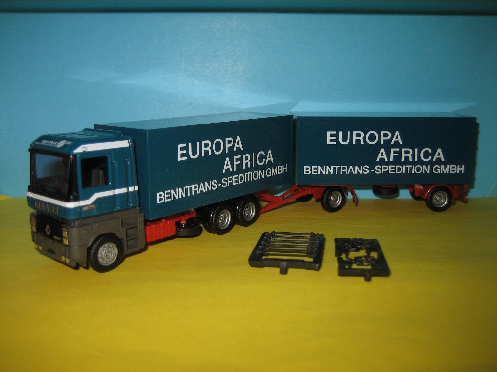Benntrans-Europa  RENAULT  combi  Herpa, Ophalen of Verzenden, Zo goed als nieuw, Bus of Vrachtwagen, Herpa