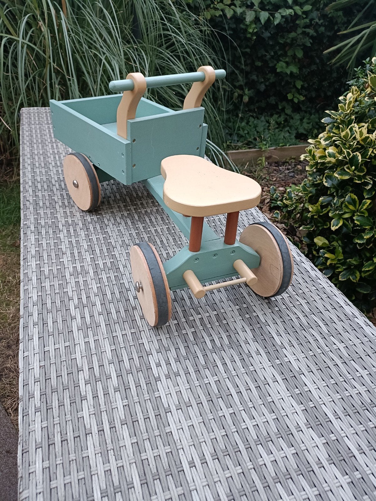 Houten loopfiets met kar - Zo goed als nieuw, Ophalen, Zo goed als nieuw, Loopfiets