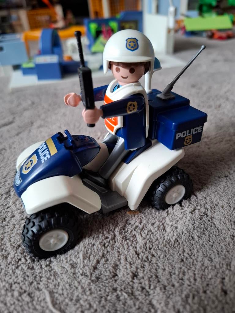 Playmobile politieman op quad, Kinderen en Baby's, Speelgoed | Playmobil, Ophalen of Verzenden, Gebruikt, Complete set
