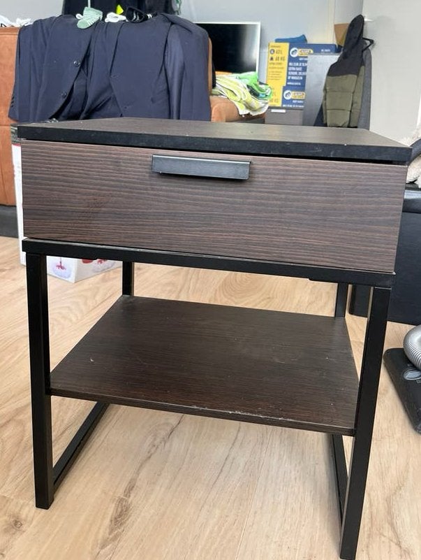 Donkerbruine/walnoot nachtkastjes, Ophalen, Gebruikt, Minder dan 45 cm