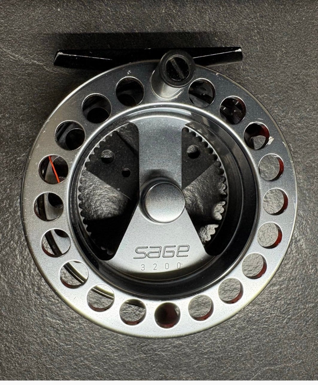 Sage 3200 vliegvis reel ., Ophalen of Verzenden, Zo goed als nieuw, Molen