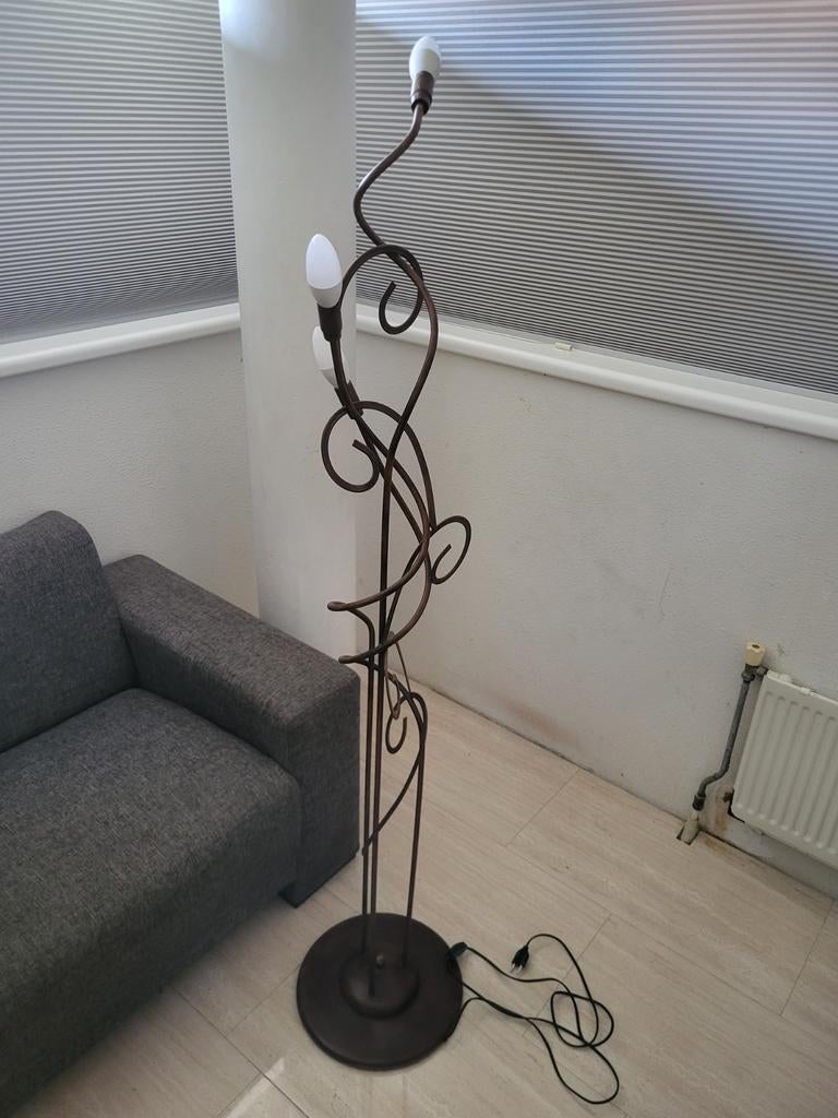 Edilson Pierre design vloerlamp – sierlijke metalen lamp, Ophalen, Gebruikt, Metaal, 150 tot 200 cm