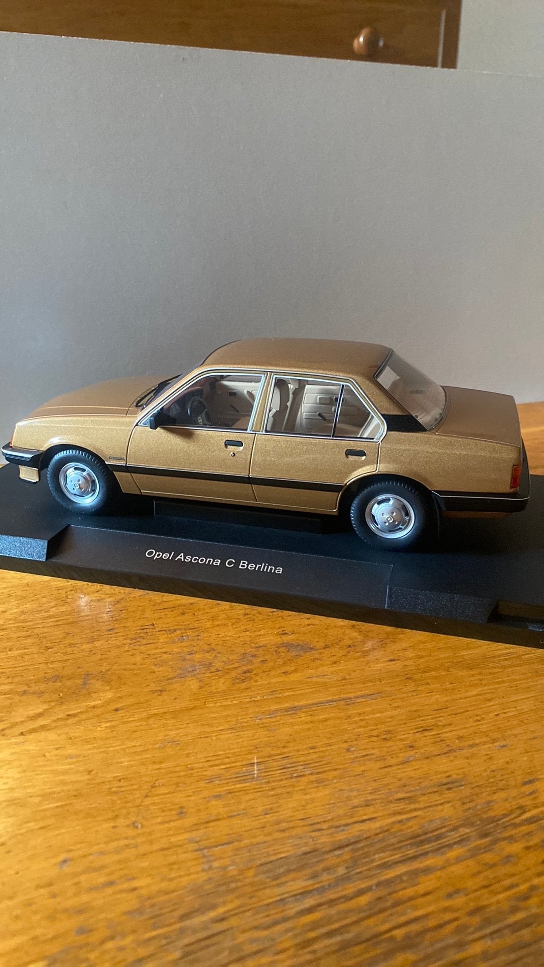 Mooi model Opel 1/18, Ophalen of Verzenden, Zo goed als nieuw, Overige merken