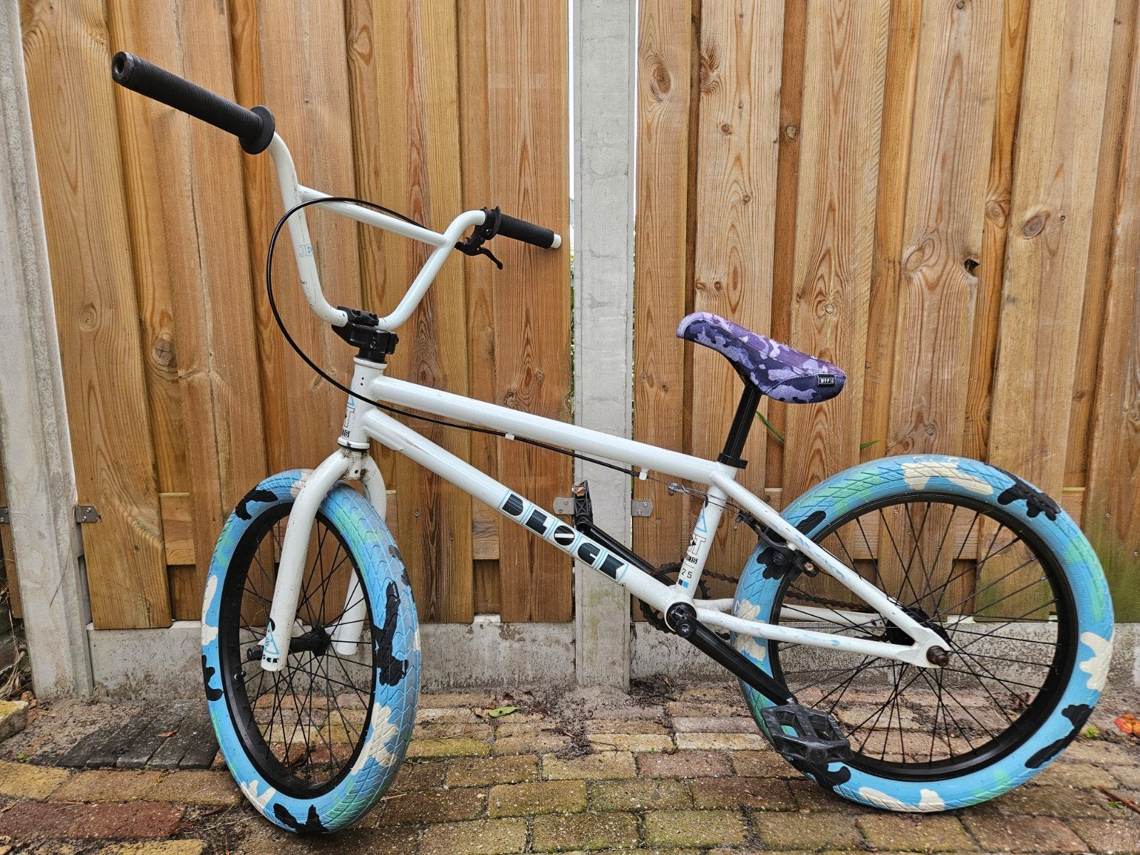 Jet BMX Block BMX-fiets - Wit met Camo banden, Ophalen, Gebruikt, Staal, Velgrem