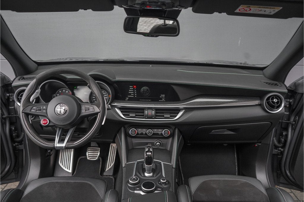 Alfa Romeo Stelvio 2.9 V6 AWD Quadrifoglio Pano H&K Carbon A, Automaat, 12 maanden, Gebruikt, 510 pk
