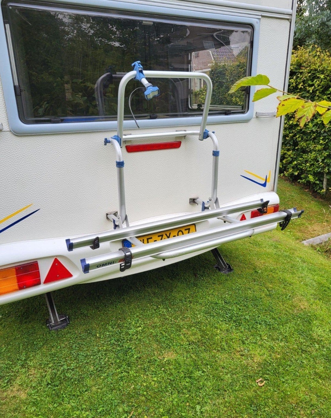 Omni bike fietsendrager achterop caravan, Auto diversen, Fietsendragers, Gebruikt, Achterklepdrager, 2 fietsen, Ophalen