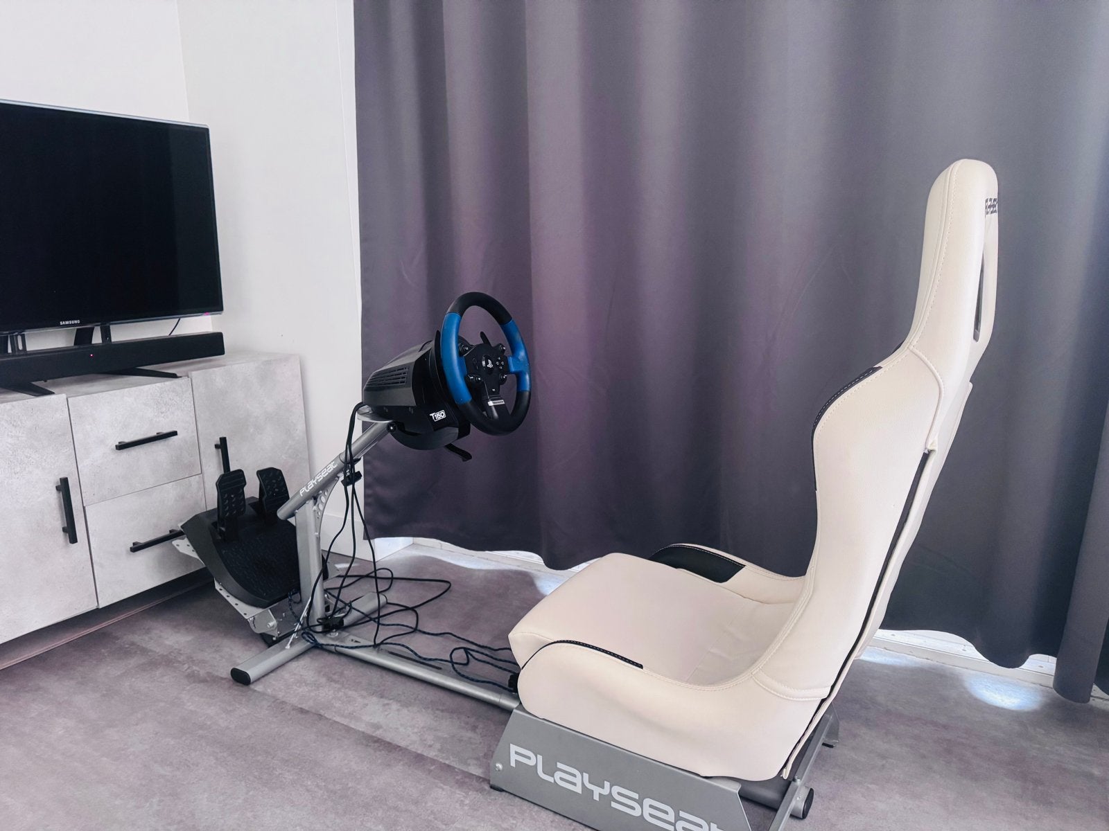 Playseat met Thrustmaster T150 racestuur en pedalen nu 550€, Ophalen, Racestoel, Gebruikt, Force feedback