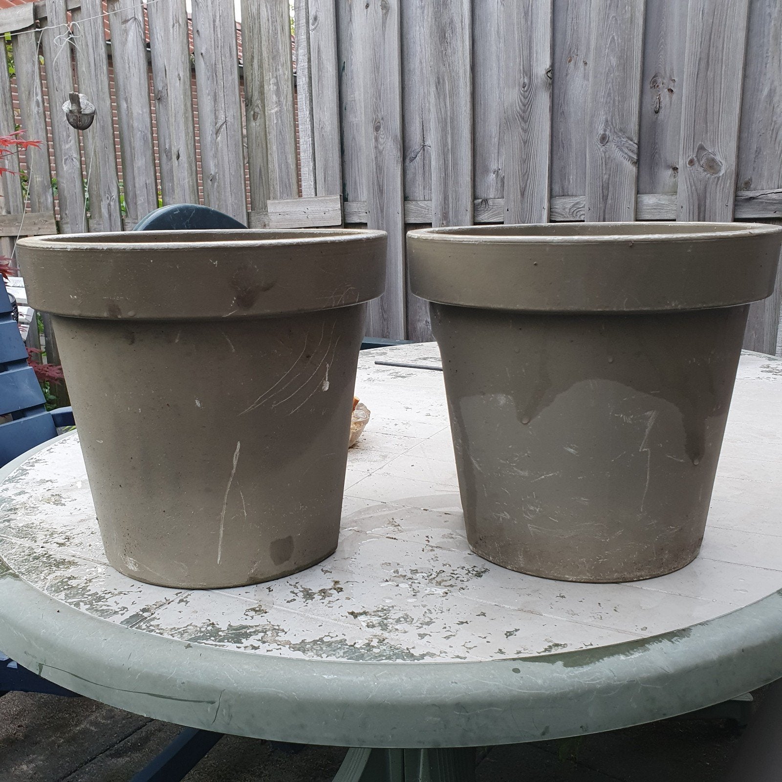 2 Grote Gebruikte Bloempotten voor Tuin of Balkon, Ophalen