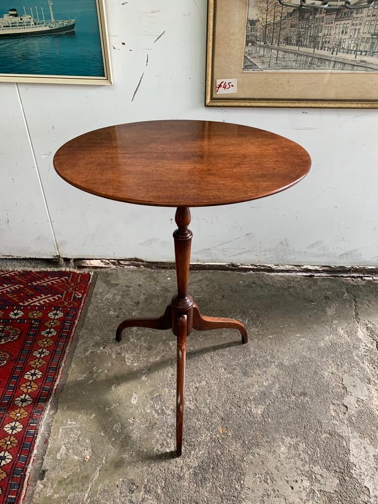 Tafel twee antieke mahoniehouten plantentafel bijzettafeltje, Ophalen of Verzenden
