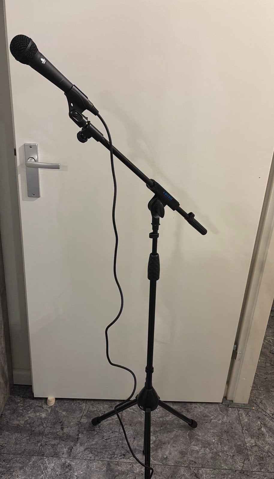 Devine DM-e10 microfoon met standaard, Muziek en Instrumenten, Ophalen of Verzenden, Zo goed als nieuw