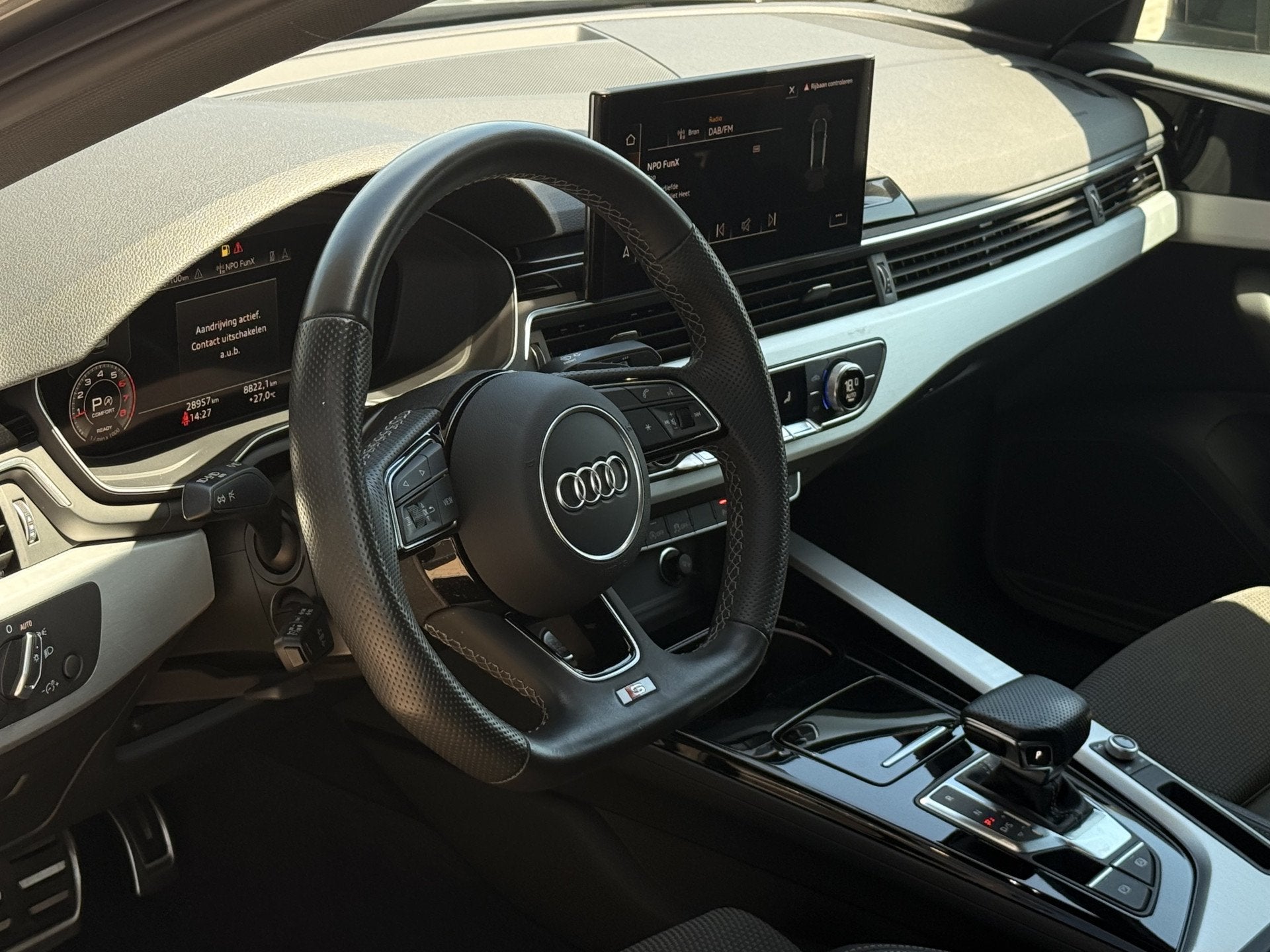Audi A4 Limousine 35 TFSI S Edition Competiton | Matrix Led, Auto's, Dealer onderhouden, Gebruikt, 4 cilinders, Origineel Nederlands