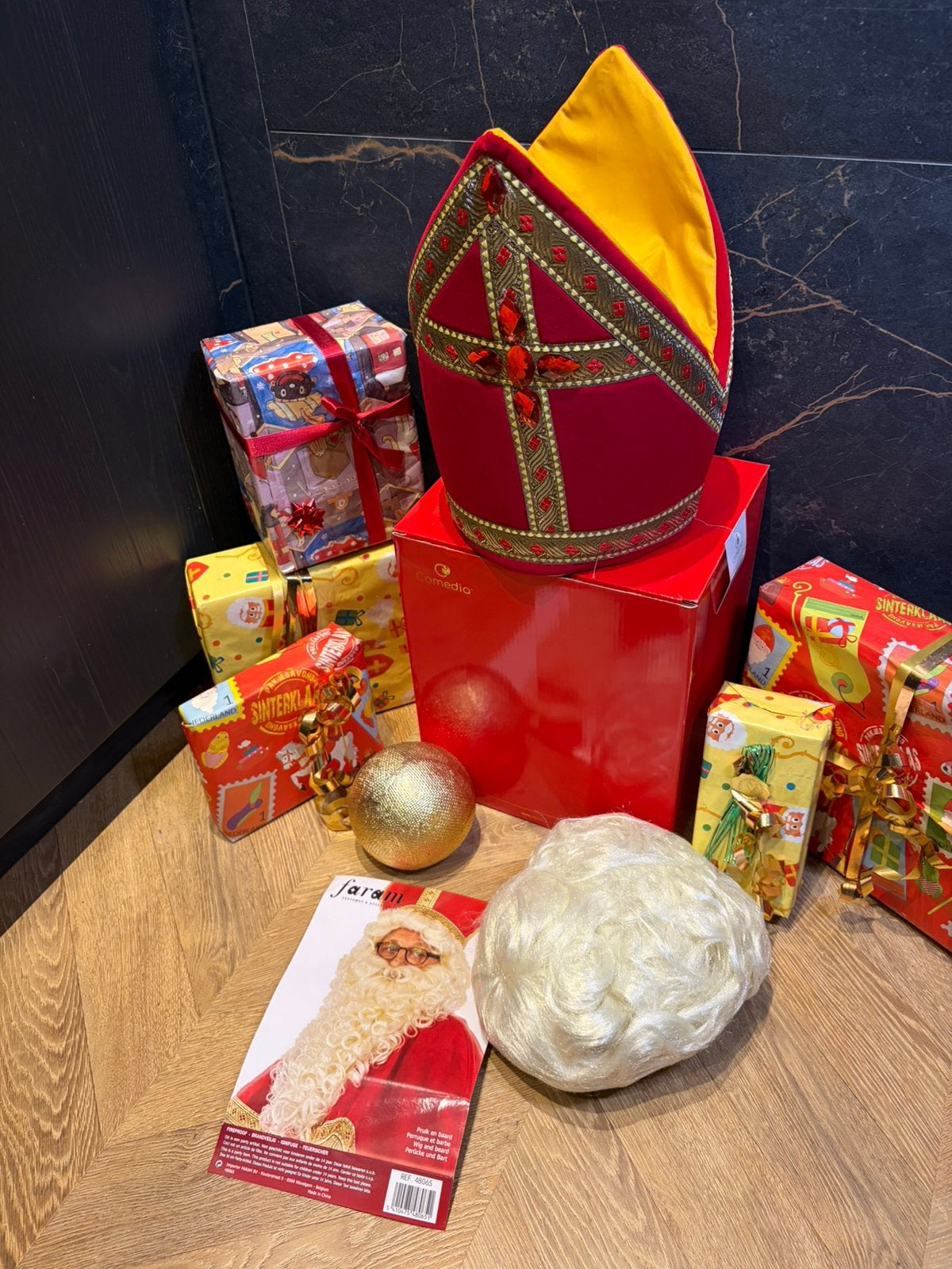 Sinterklaas mijter nieuw baardstel nieuw luxe set, Diversen, Sinterklaas, Ophalen of Verzenden, Nieuw