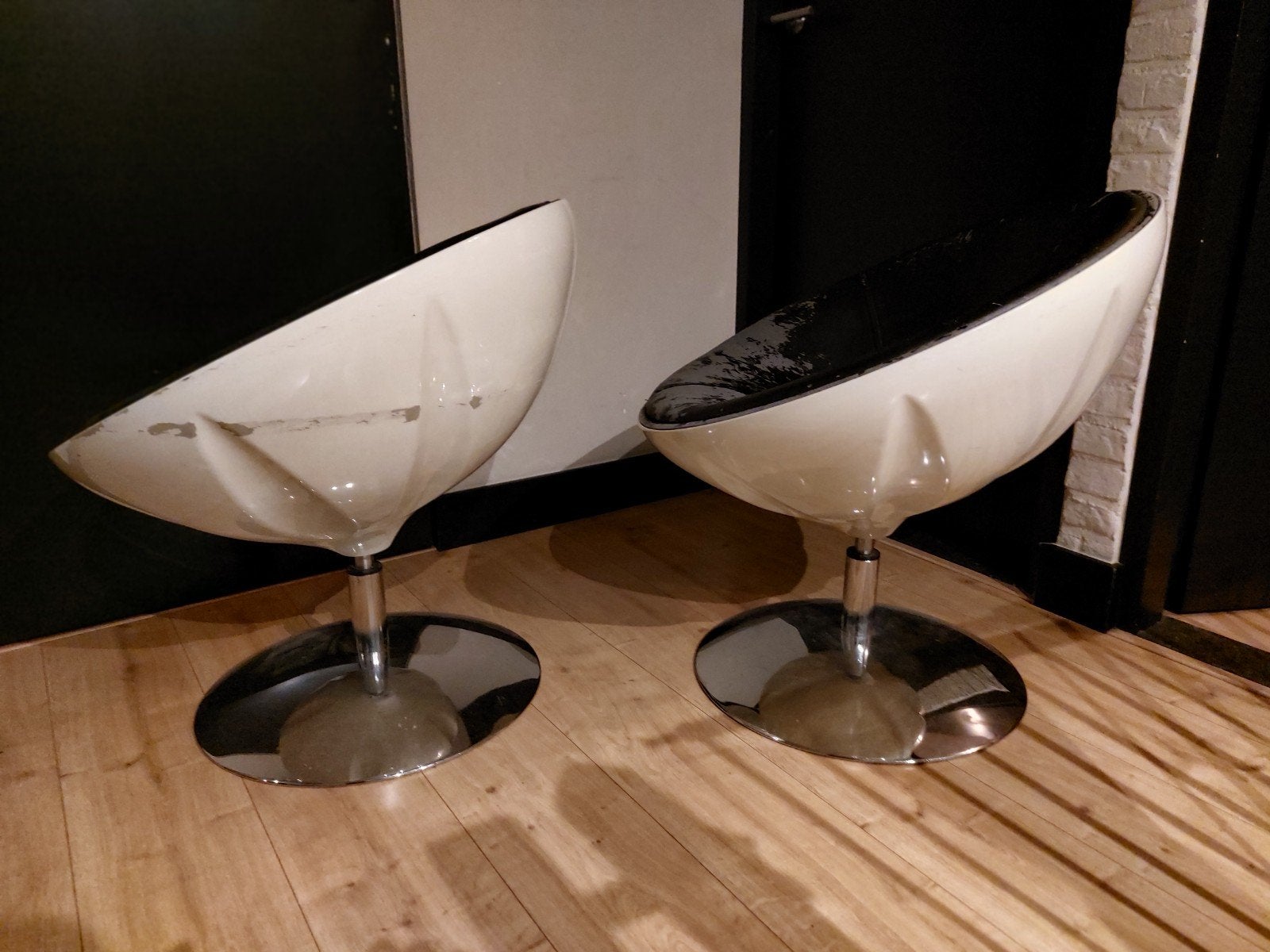 vintage kunstof kuipstoelen, Huis en Inrichting, Kunststof, Gebruikt, Twee, Wit