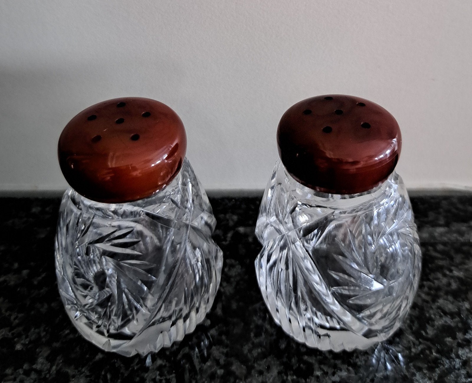 Retro vintage zout & peper stel kristalglas bakelieten dop, Ophalen of Verzenden, Huis en Inrichting