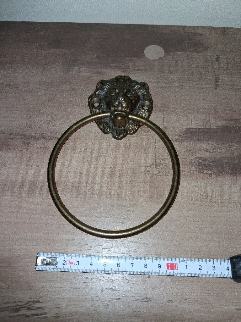 Vintage leeuwenkop handdoekring / messing wandring – 11 cm, Antiek en Kunst, Ophalen of Verzenden